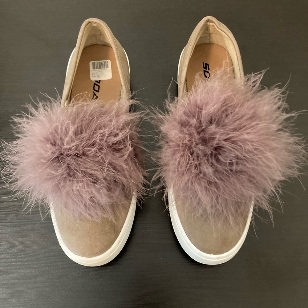 Soda Brown Feather Pom Y2K Platform Sneakers Size 6.5